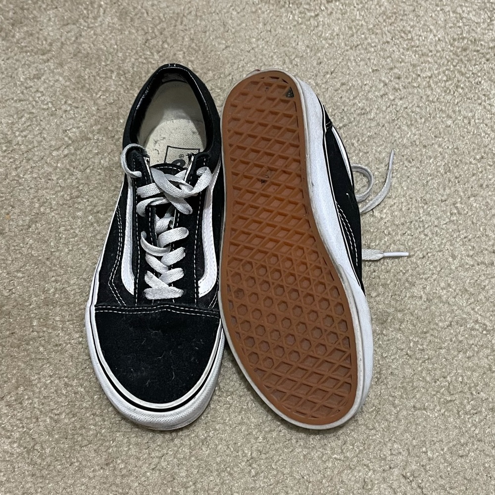 Vans - Picture 2 of 5
